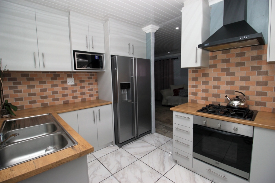 3 Bedroom Property for Sale in Elsies River Western Cape